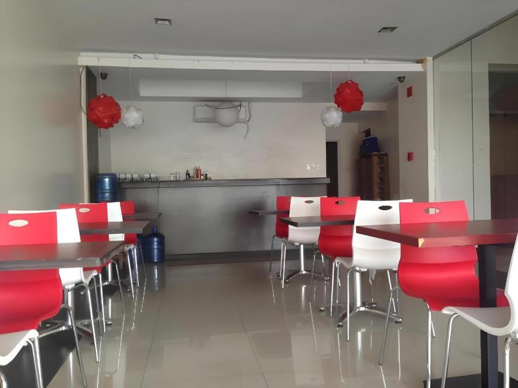 Cherry Midtown Hotel Olongapo Exterior foto