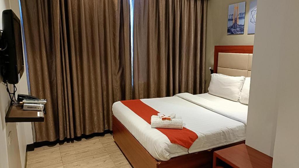 Cherry Midtown Hotel Olongapo Exterior foto