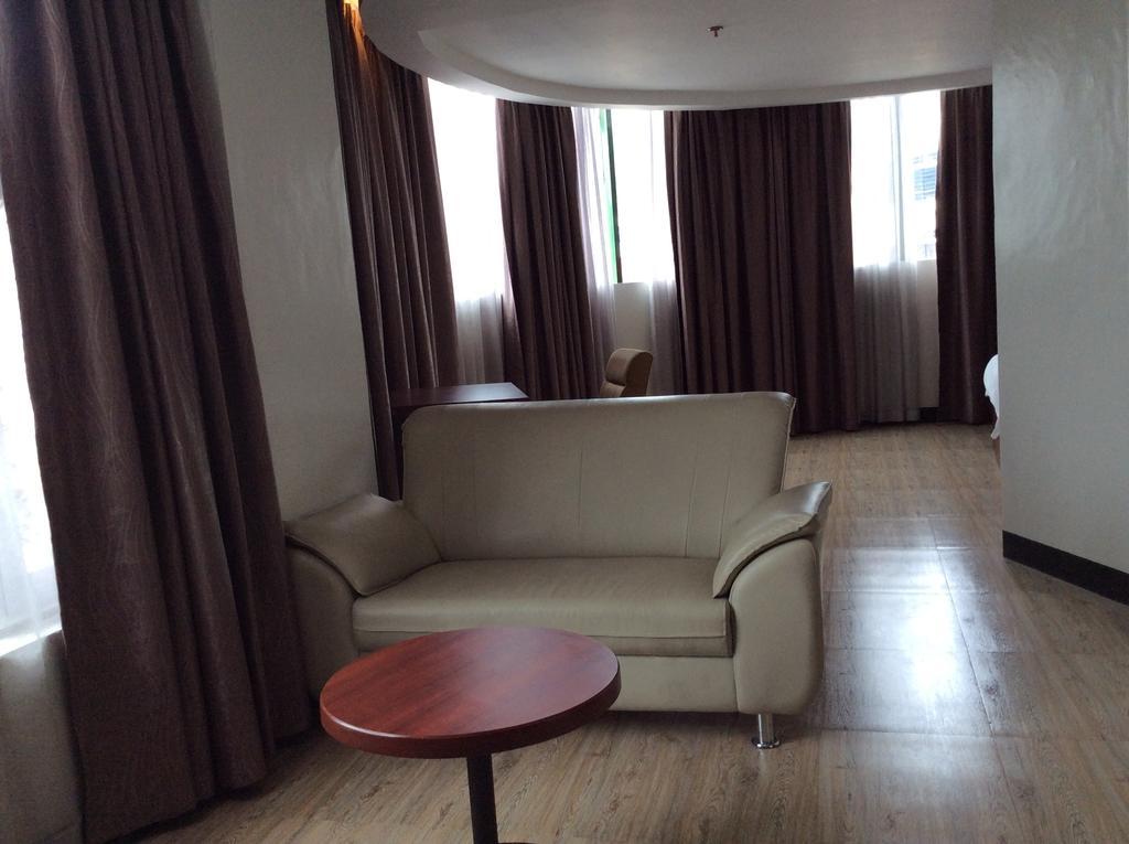 Cherry Midtown Hotel Olongapo Cameră foto